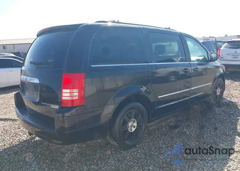 2010 Chrysler Town & Country Touring из США, поврежденный, VIN 2A4RR5D10AR221418